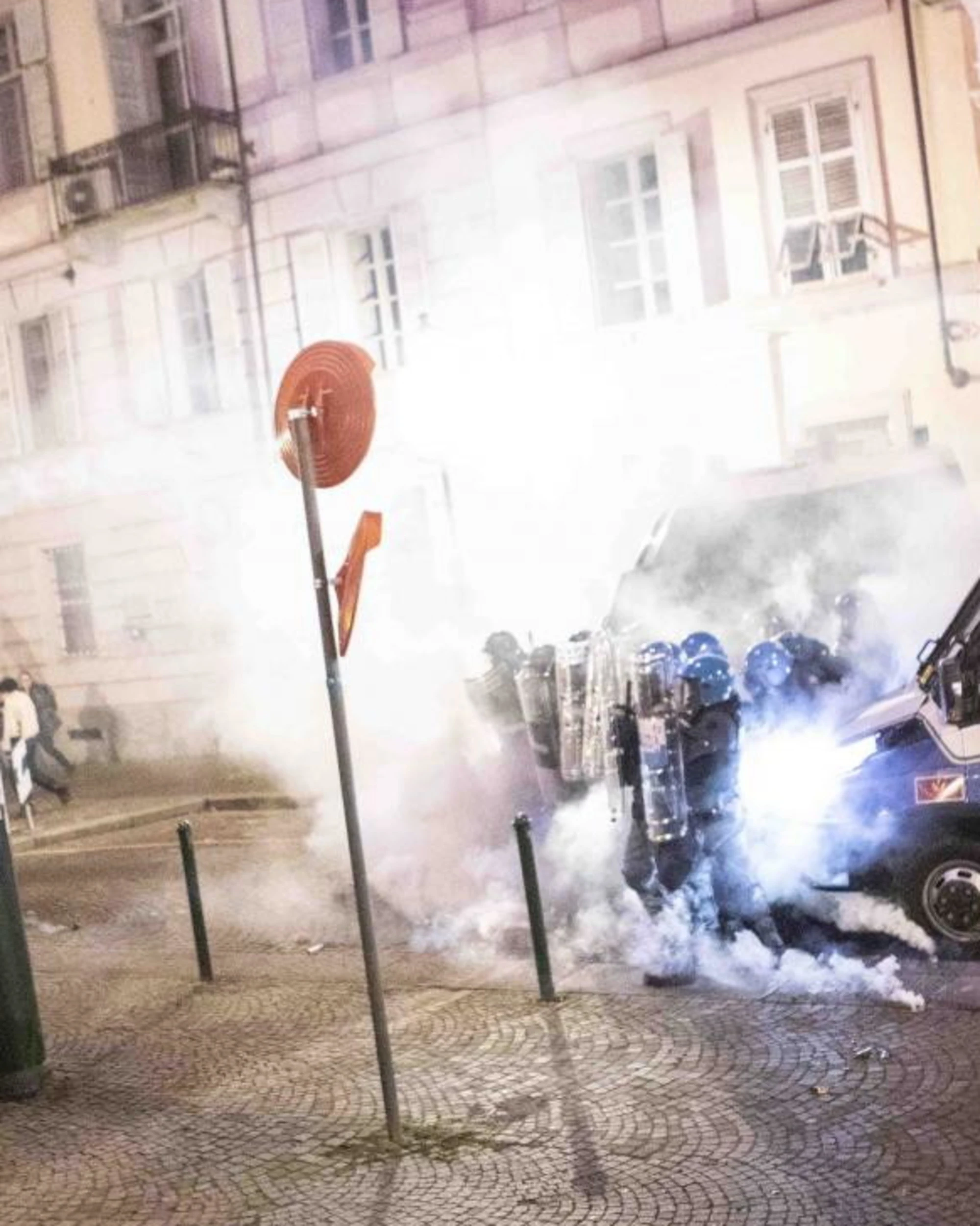 Askatasuna, assalti alla polizia per Ramy? Finisce male per il centro sociale