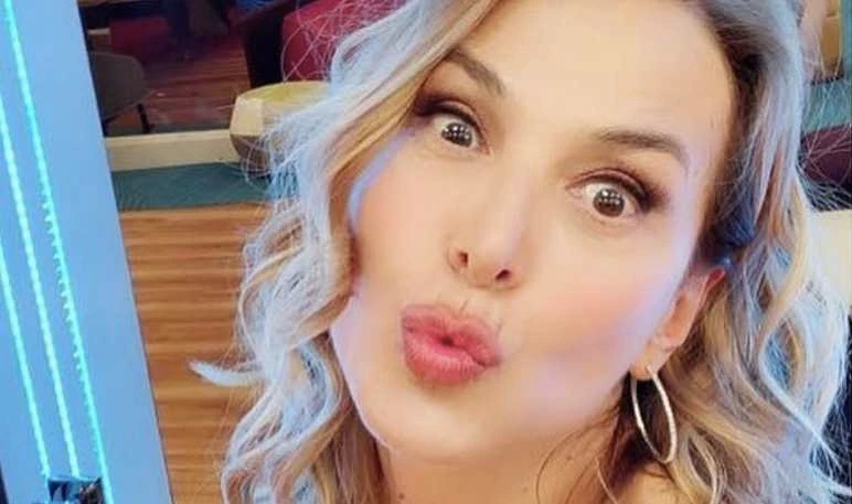 Barbara D'Urso, il clamoroso rifiuto a Mediaset: quel "no" a Pier Silvio Berlusconi