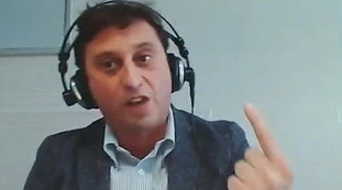 David Parenzo a Tagadà, vergogna e insulti: "Imbecilli, chiedete scusa". Ce l'ha con Alberto Zangrillo?