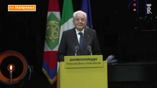 Mattarella "Dialogo tra le culture e confronto delle idee motore della storia"