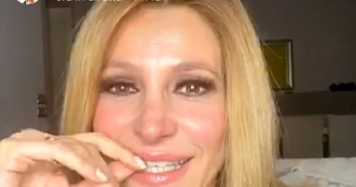 Adriana Volpe, interrotta la diretta Instagram. L'agguato di un fan sul coronavirus, lei lo gela: "Non oggi"