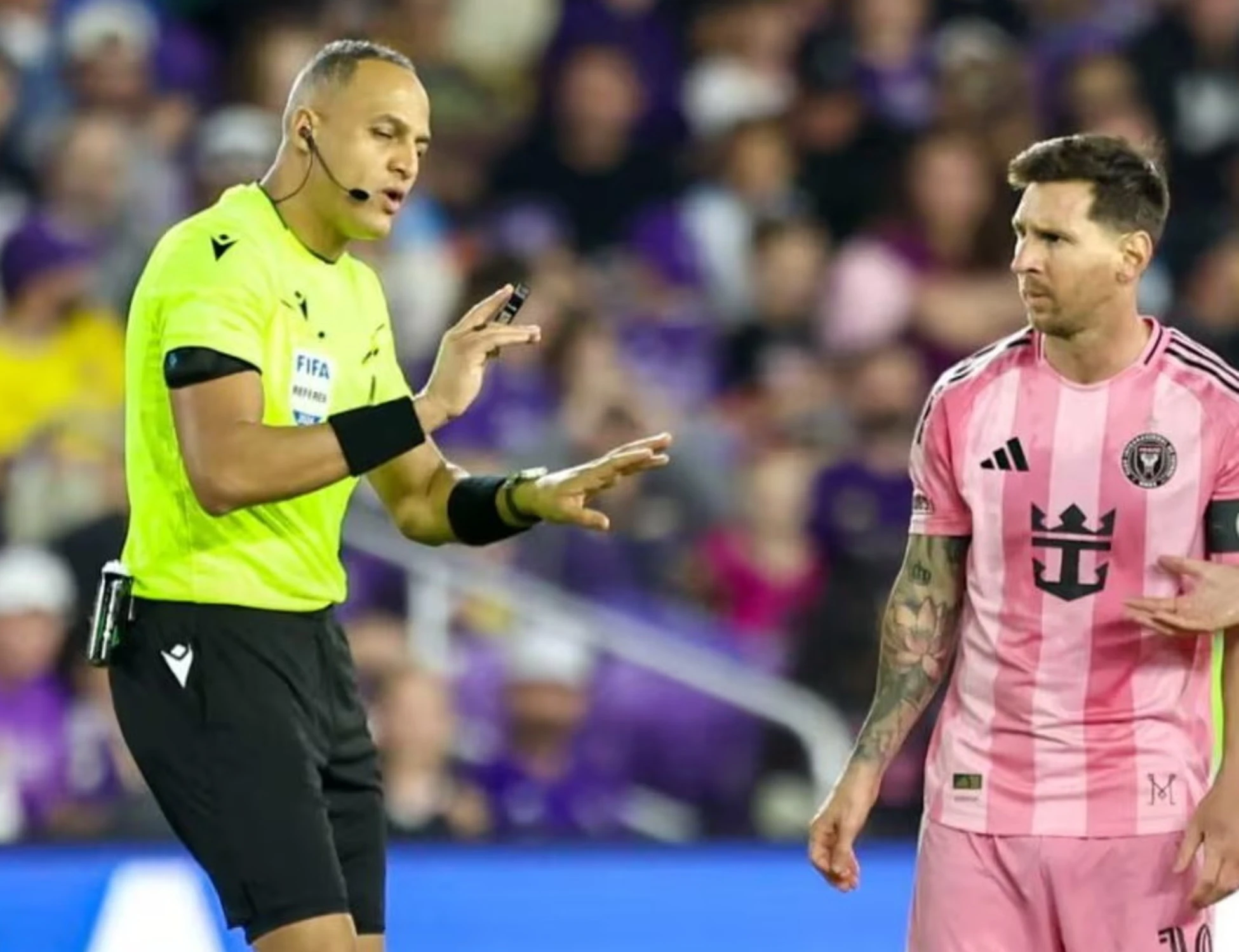 Mondiali 2026, bufera sull'arbitro Ismail Elfath: "Il preferito di Messi"