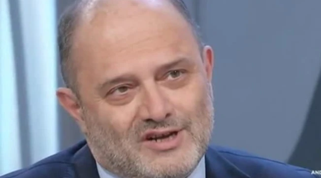 Dpcm, Franco Bechis all'attacco: "Un governo travolto dai contagi ci manda in rovina, l'Italia rischia di crollare"