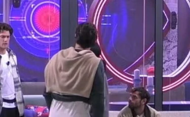 Grande Fratello, è scandalo: giù i pantaloni, scoppia il caos