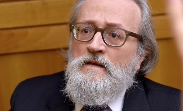Paolo Becchi, l'allarme: "Quell'errore che Matteo Salvini non deve commettere davanti a Juncker"