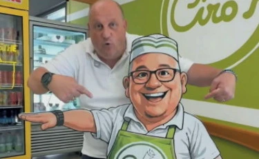 I compagni in gelateria vedono fascisti immaginari