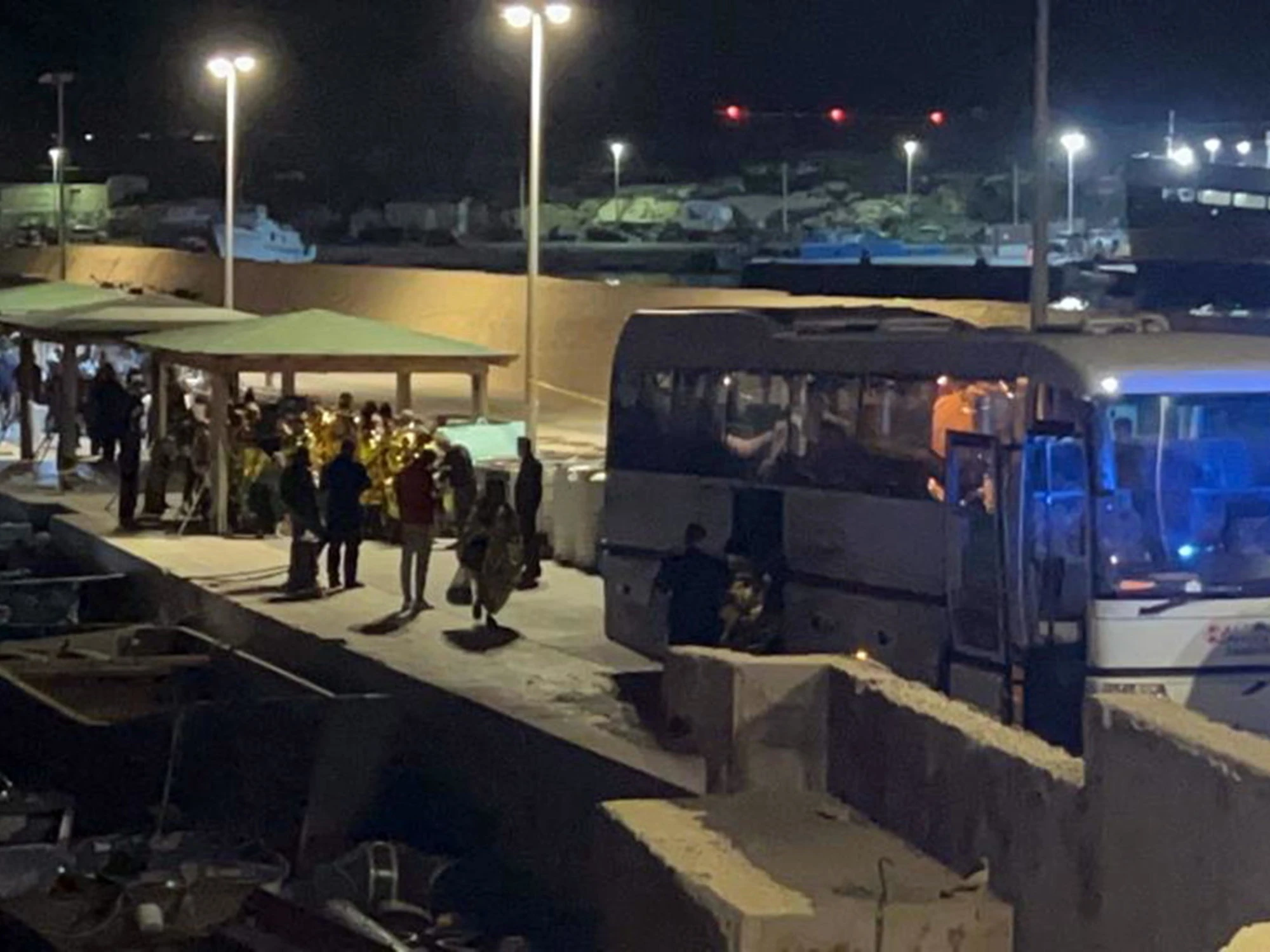 Il colpo di mano dei giudici: annullato il rimpatrio veloce di 3 immigrati