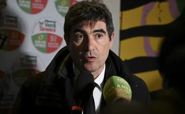 Nicola Fratoianni farnetica su Meloni e governo: "Perché hanno convocato oggi il Cdm"