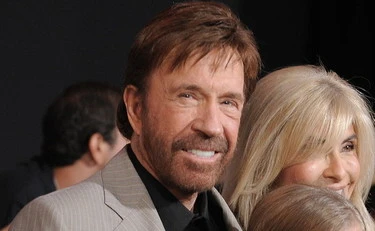 Chuck Norris, una leggenda del cinema e della destra