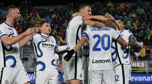 Venezia-Inter, la decidono Calhanoglu e Lautaro: nerazzurri a un punto dalla vetta
