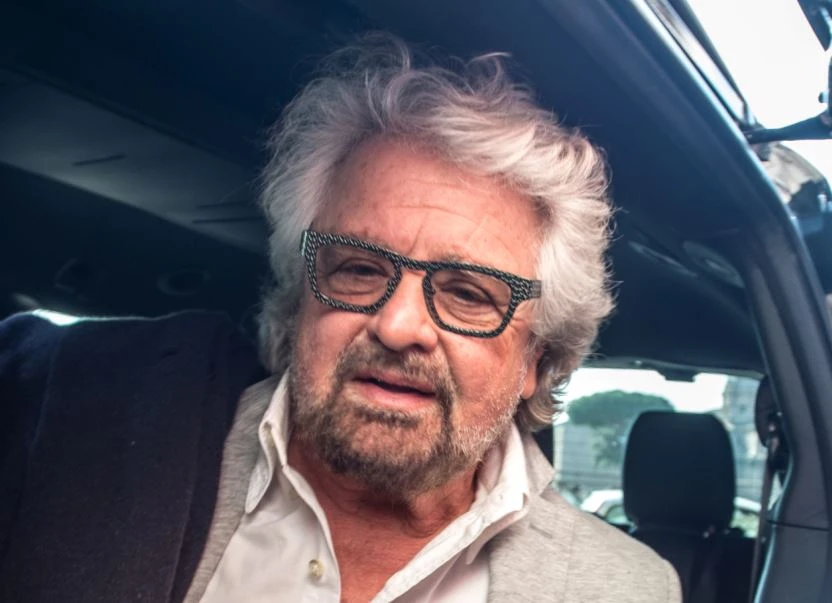 Beppe Grillo blinda Giuseppe Conte: "Ci ha restituito dignità, non scambiamolo come una figurina"
