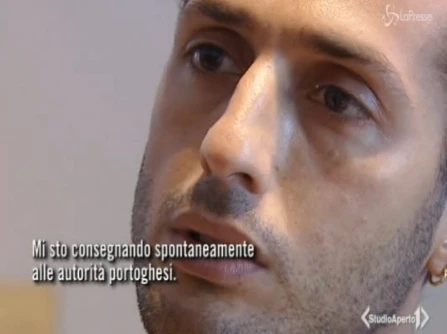 Corona fa lo sborone: "Querelo chi dice che ho pianto"