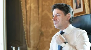 Giuseppe Conte, fine lockdown parziale solo dal 4 maggio: respinto il pressing di Fontana e Zaia