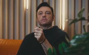 Tiziano Ferro, il dramma: "All'ennesima birra sono cascato per terra"