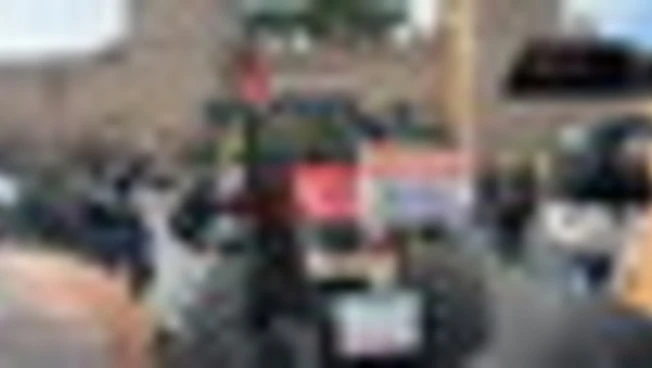 Sciopero, alla manifestazione a Roma sfilano anche i trattori