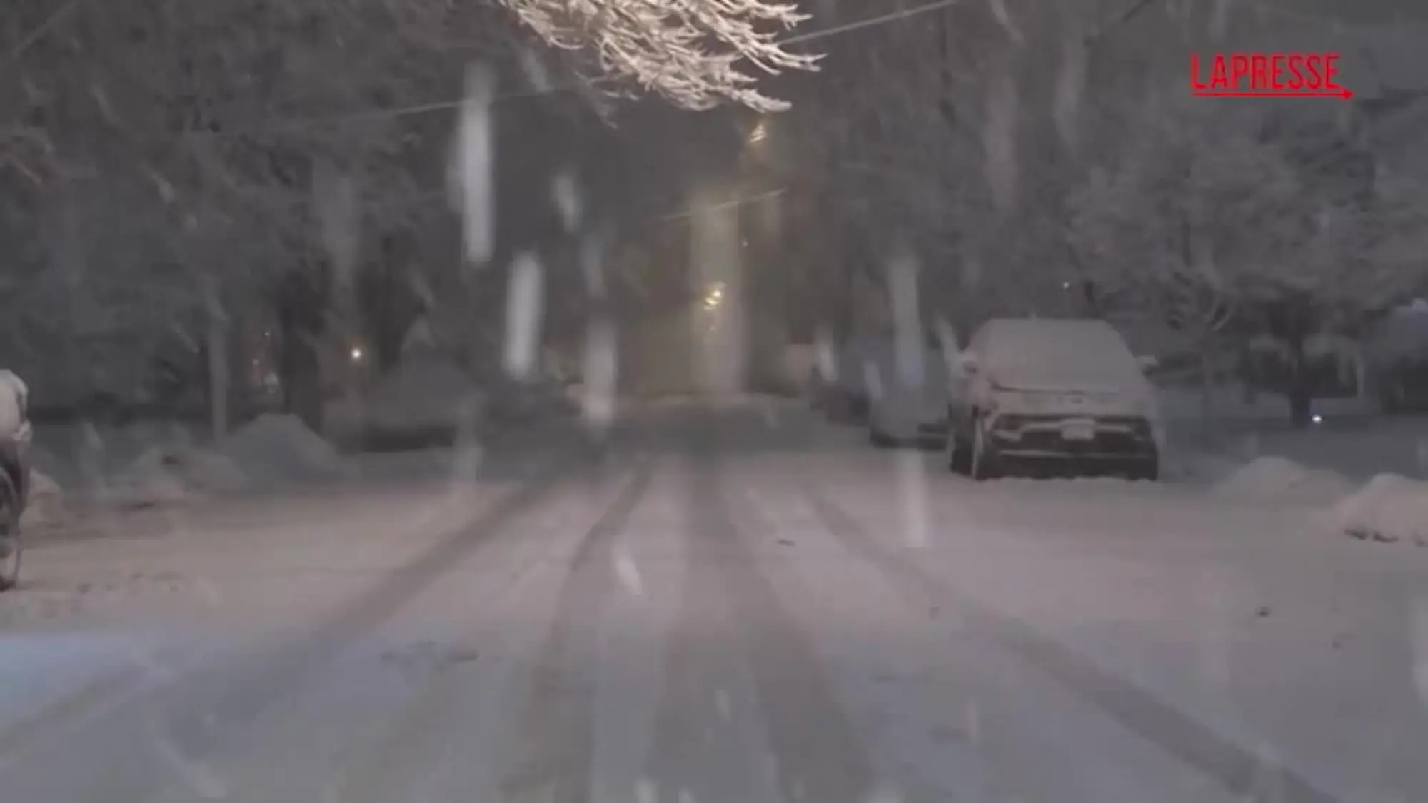 Stati Uniti, New York travolta da forte tempesta di neve