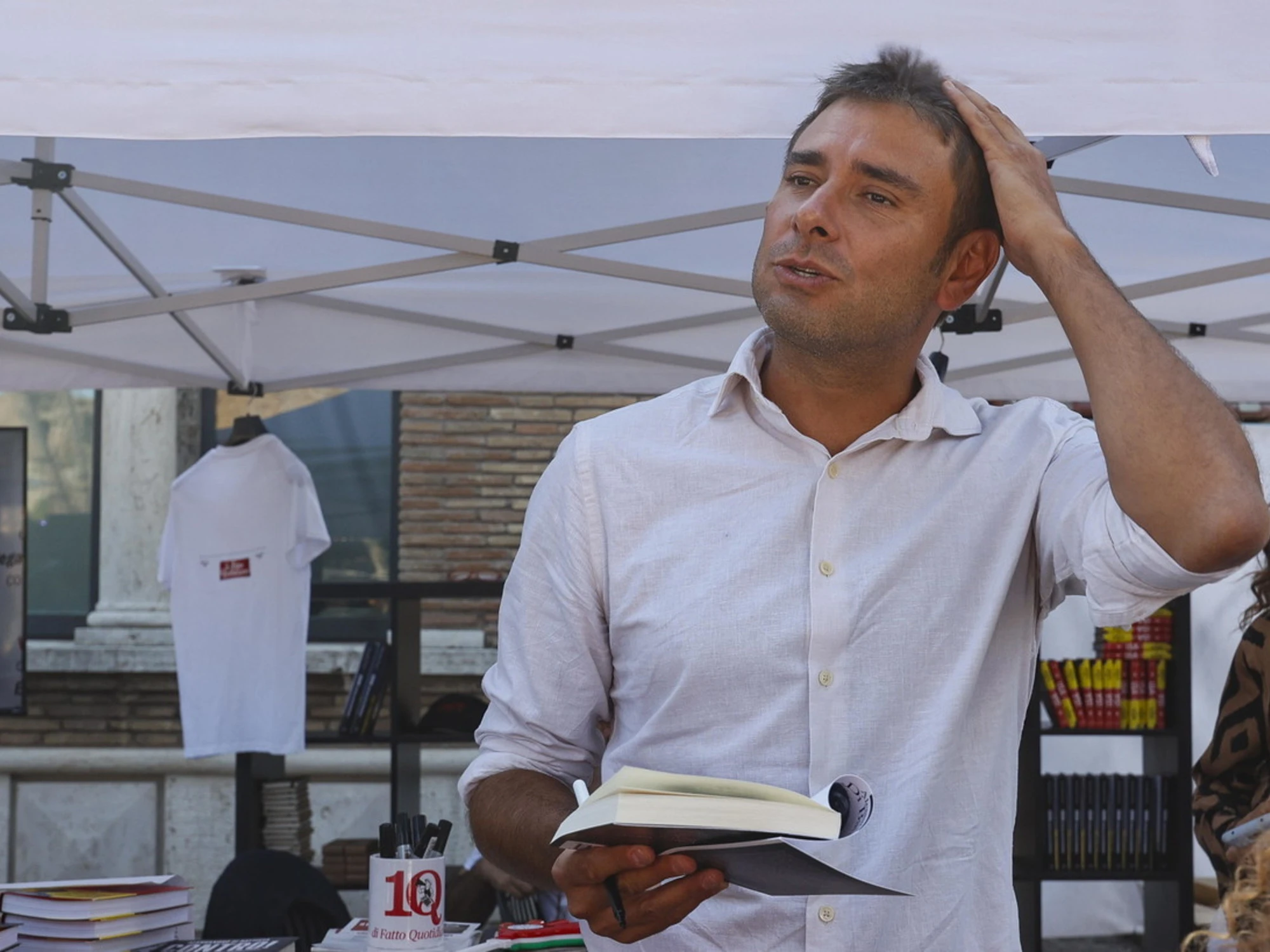 Di Battista è intrasportabile, la telefonata di Tajani