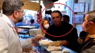 Jair Bolsonaro a Roma per il G20, il video che scatena il sospetto: "farsa" del presidente brasiliano?