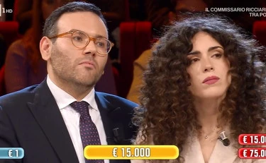 Affari Tuoi, "stramba": piovono critiche su Charlotte