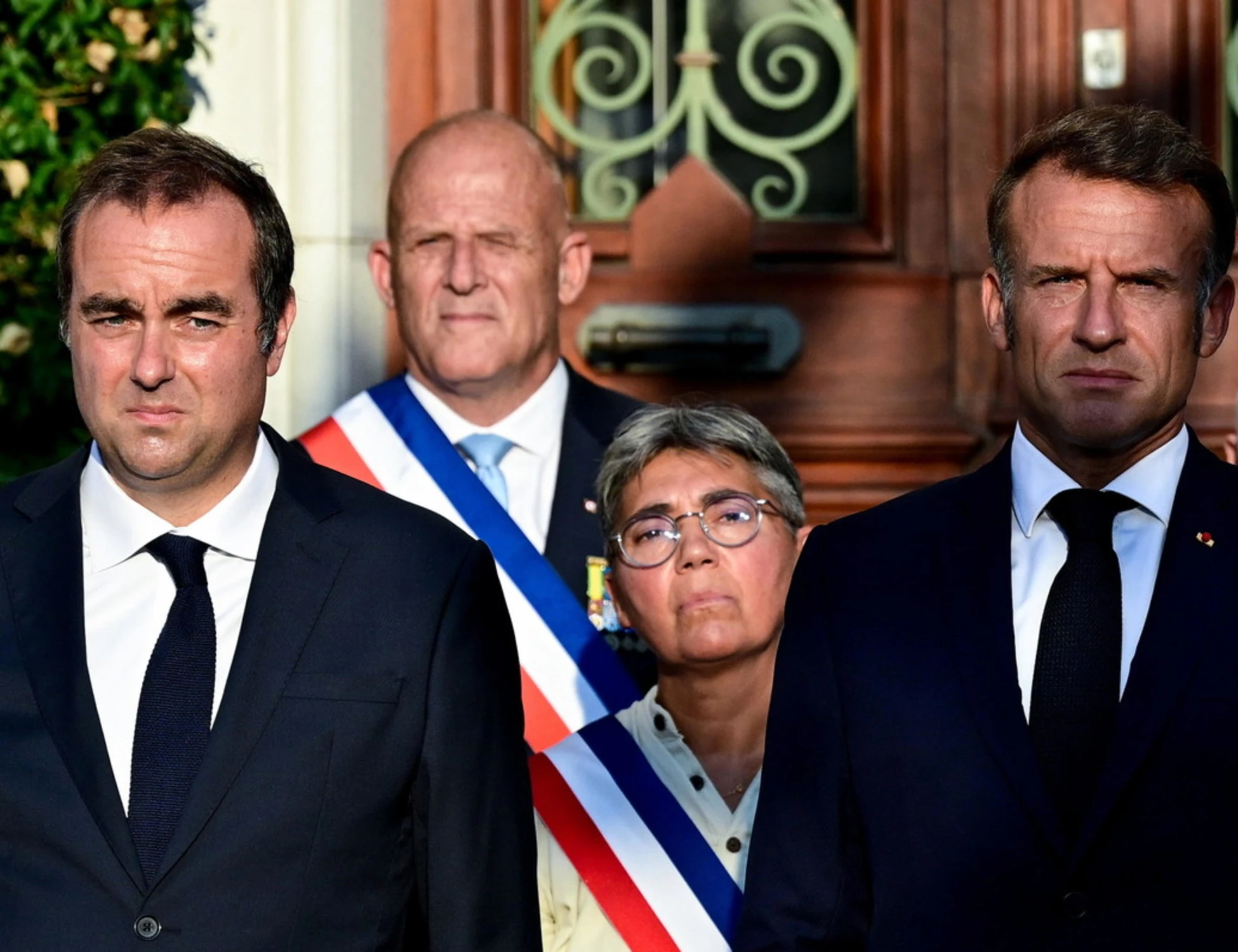 Macron ha scelto: Lecornu nuovo premier. Tra poche ore inferno in Francia