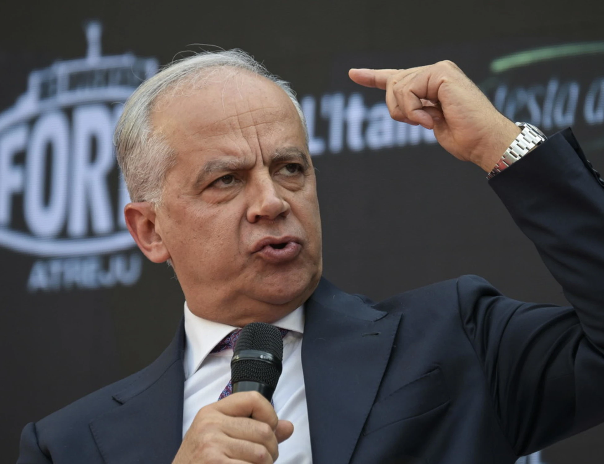 Piantedosi: "Avanti con gli sgomberi. E sull’imam liberato andremo fino in fondo"