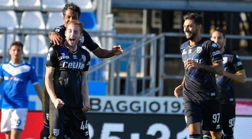 Serie A, show di Kulusevski: gol e assist che regalano i tre punti al Parma nel 2-1 sul campo del Brescia