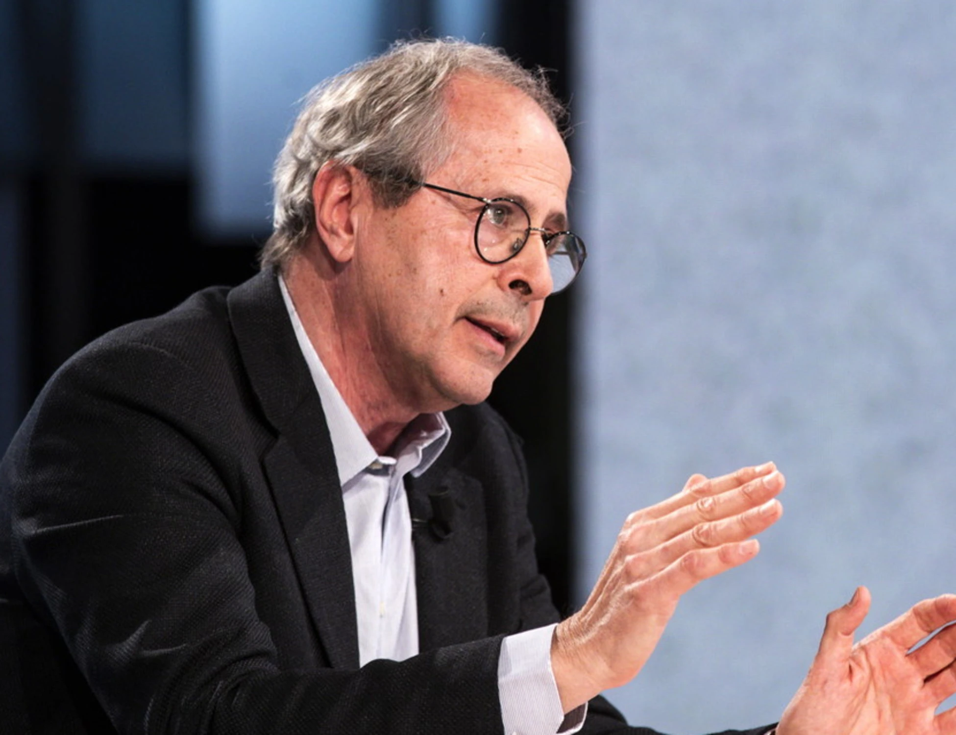Crisanti passa da Pd a Rifondazione Comunista: "Io bolscevico, me l'ha chiesto Schlein"