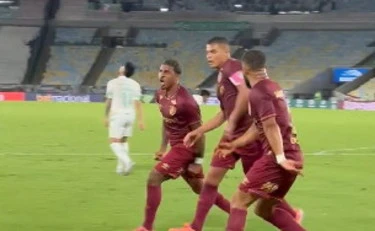 Thiago Silva, gol pazzesco al 98esimo: rovesciata leggendaria