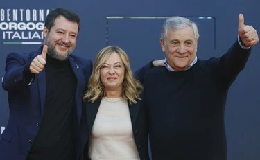 Sondaggio, centrodestra avanti. E il campo largo resta indietro, tutte le cifre