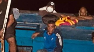 Lampedusa, i 13 tunisini non bastano: chi sbarca insieme agli immigrati, robe da matti