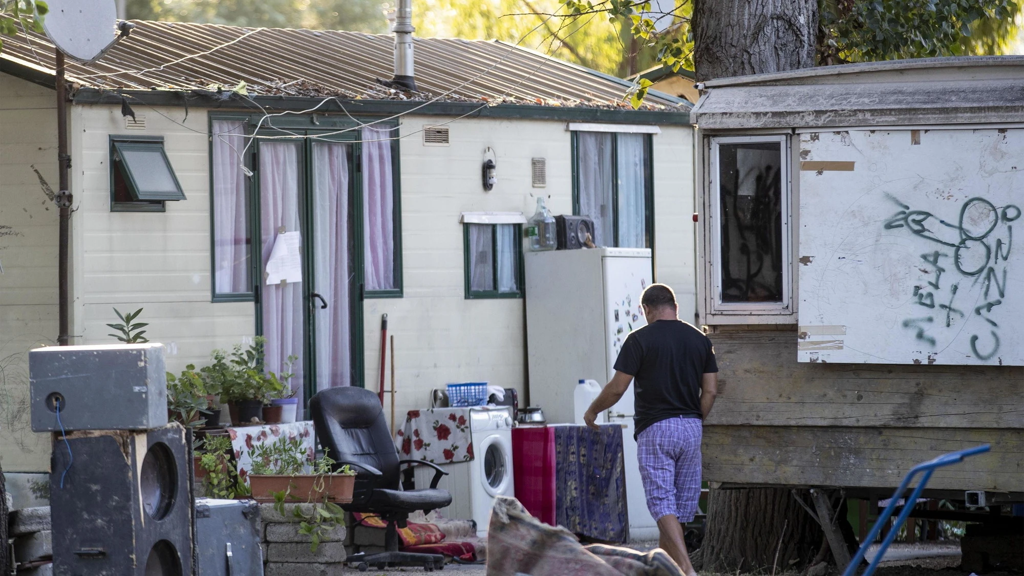 Settimo Torinese, dal Pd oltre 24mila euro per pagare l'albergo ai rom