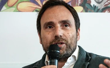 Repubblica, il primo fondo di Cappellini: "Siamo uguali, ma diversi". Tutto lo snobismo sinistro