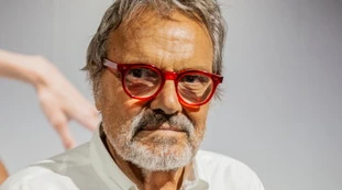 Oliviero Toscani choc: "Berlusconi peggio di Mussolini"