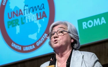 Rosy Bindi, terrore al camping: "Nuvole nere e bombole esplose"