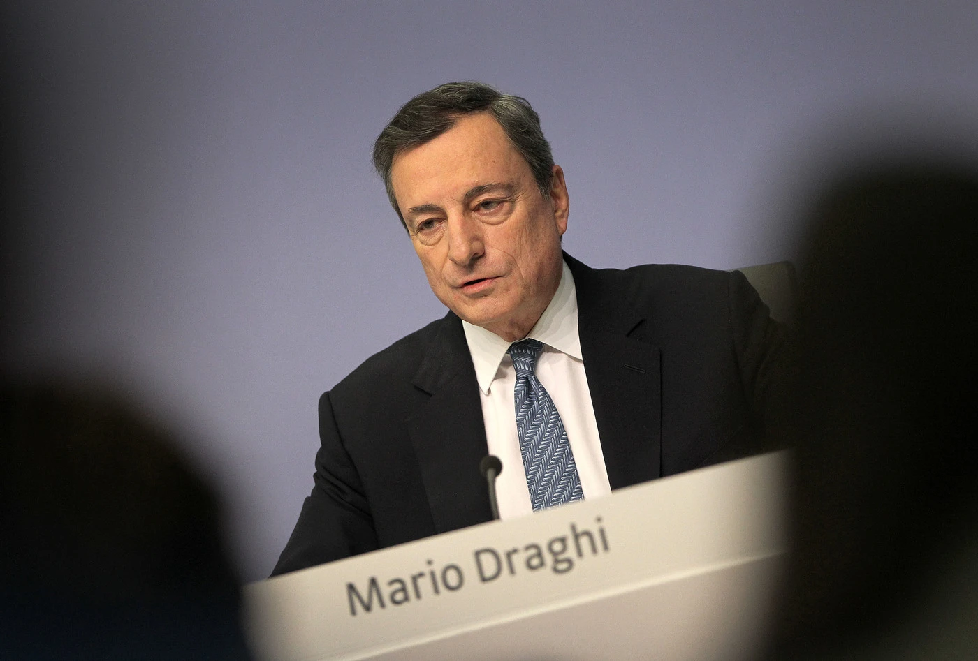 Mario Draghi, stop al quantitative easing e allarme rosso sul debito di Eurolandia