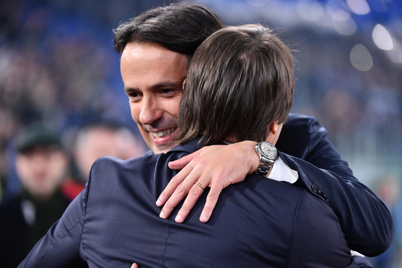 La Lazio è l'anti-Juventus: batte l'Inter in rimonta ed è seconda da sola. Conte, un ko che fa malissimo