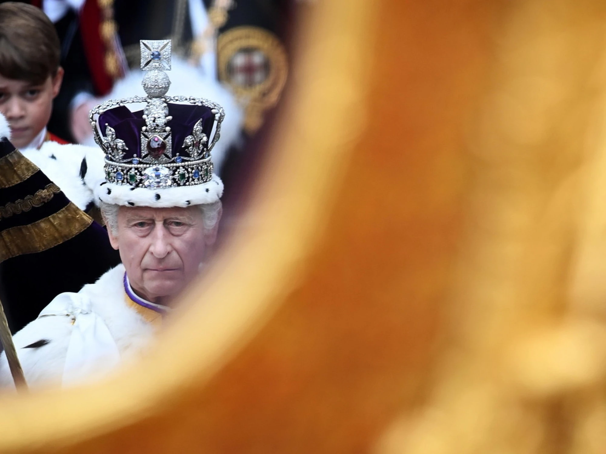 Re Carlo lascia Buckingham Palace: la fine di un'era, dove va a vivere