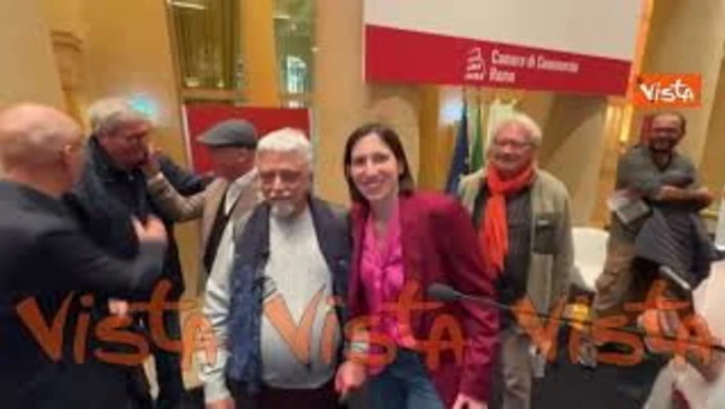 90esimo compleanno per Achille Occhetto, abbraccio e foto con la segretaria Pd Schlein