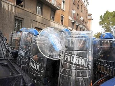 Cortei, Alfano a vertici forze dell'ordine: ''Assicurare prevenzione e controllo''