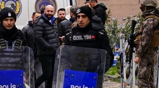 Turchia, uomo armato prende in ostaggio i dipendenti di un'azienda Usa: "Per Gaza"