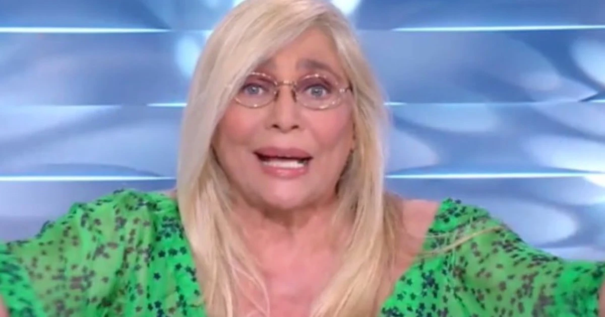 Mara Venier si rimette in piedi, la frase sfuggita sul suo ortopedico: "Il più figo di tutti"