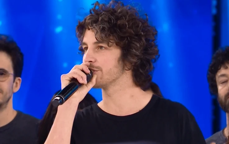Sardine, Mattia Santori ad Amici: "Maria De Filippi ha un valore diverso dagli altri programmi Mediaset"