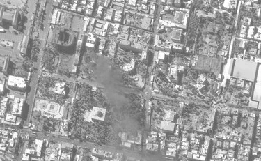 Iran, la diretta. Bombe e Call of Duty, la Casa Bianca umilia Teheran. Cipro, arrivano le forze Ue