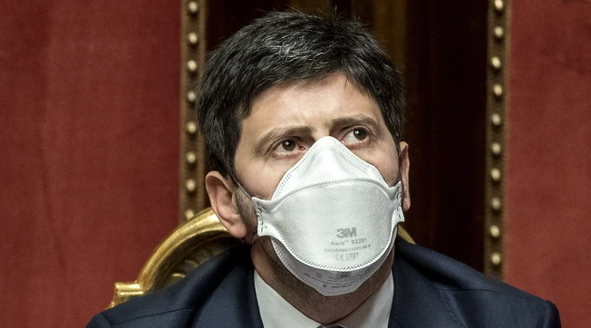 Roberto Speranza, lo sfogo dopo il no alla sfiducia: "Sono un capro espiatorio da offrire a gente disperata"