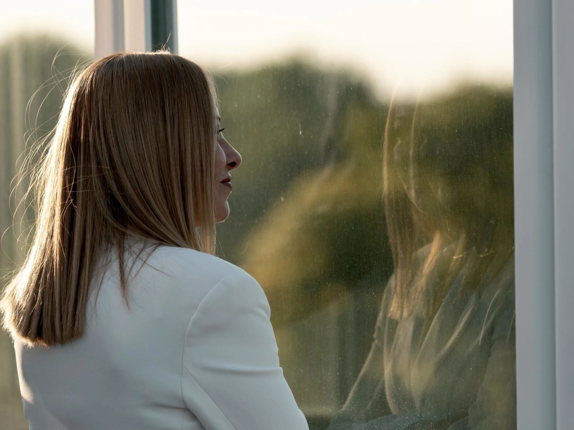 Le Monde incorona Meloni: "Ai francesi fa male sentirlo"