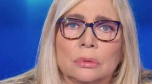 Mara Venier, la truffa degli investimenti: "Siete fuori di testa", la brutta storia in cui è rimasta invischiata