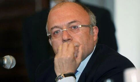 Storace mette in guardia il Cav:"Ecco chi vuole farti fesso"