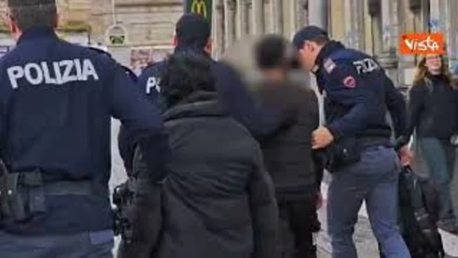 Blitz della Polizia di Stato a Roma Termini contro il degrado, 500 persone identificate e 4 arresti