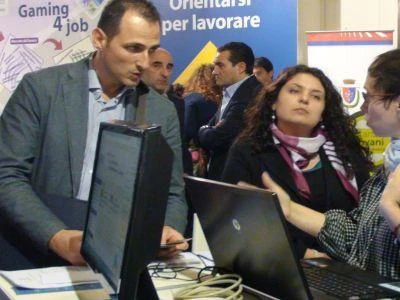 Appalti, meno carte per giovani
