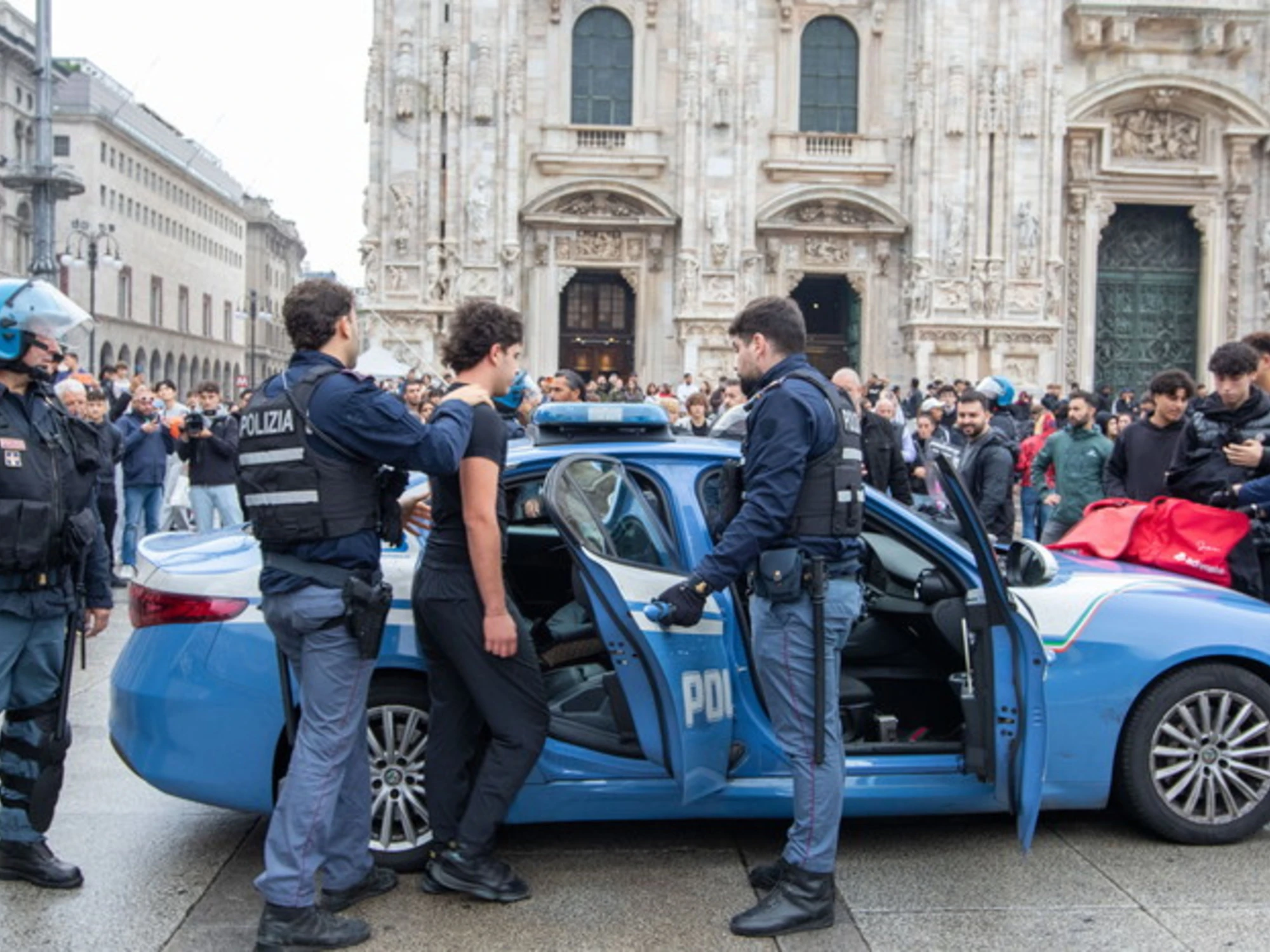 Voi vietereste le manifestazioni di piazza ai minorenni?